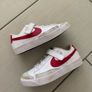 Nike Kids Sneakers in White and Red